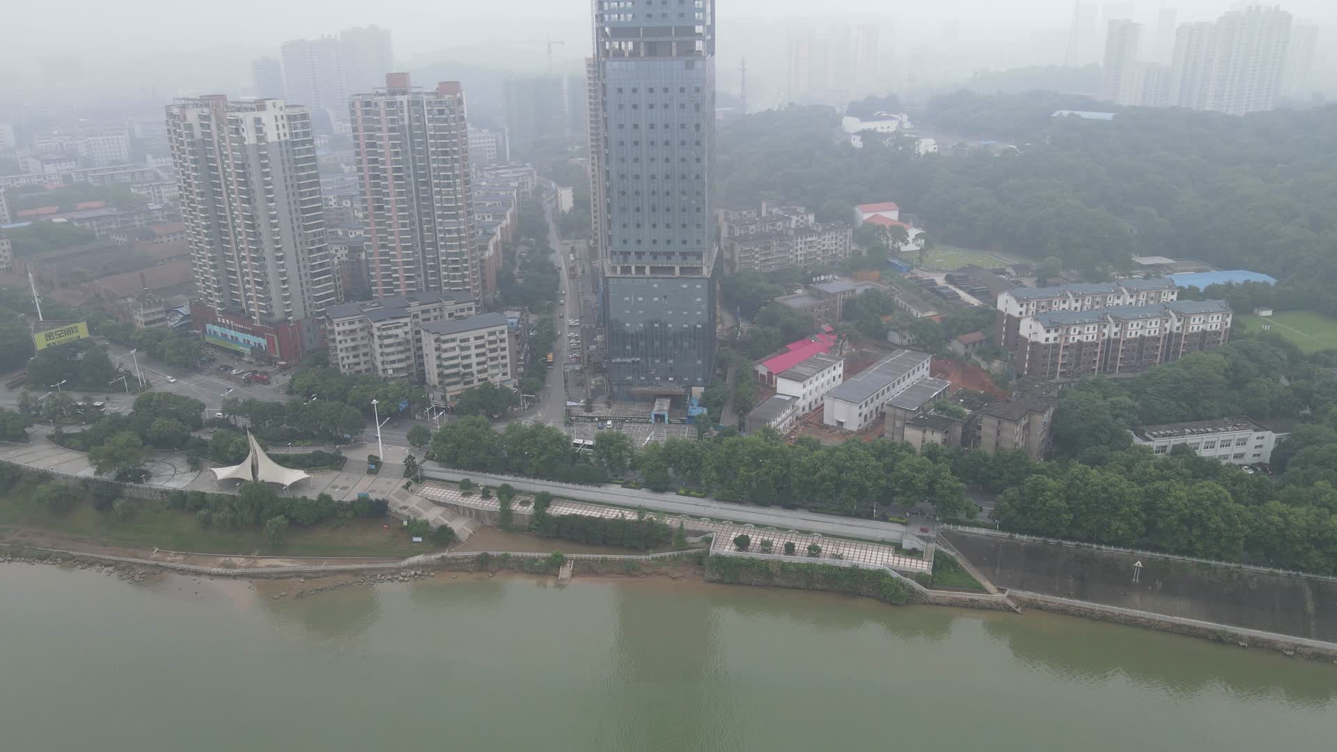 航拍湖南衡阳城市风光视频的预览图