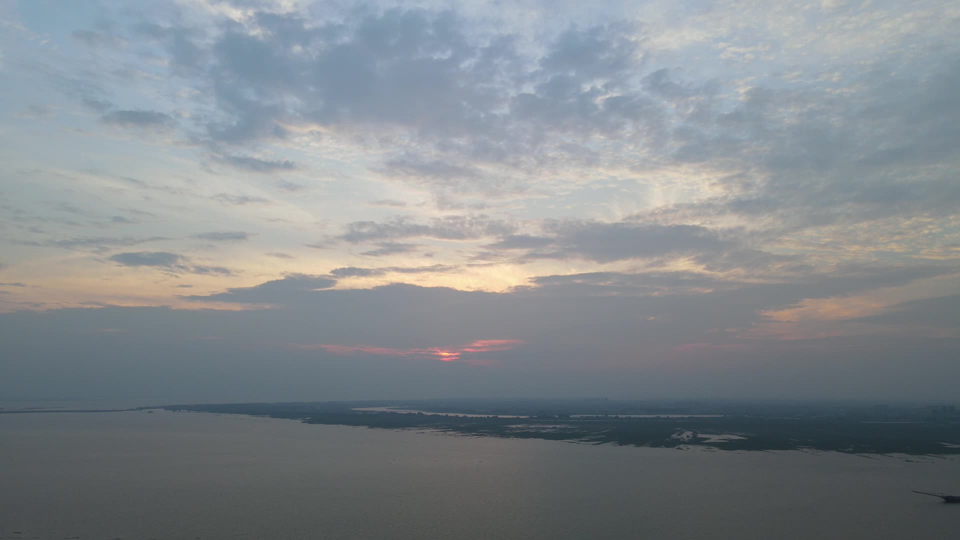 洞庭湖夕阳晚霞日落航拍视频的预览图