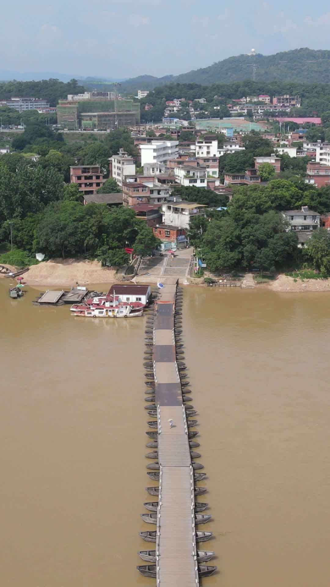 江西赣州赣江古浮桥航拍视频的预览图