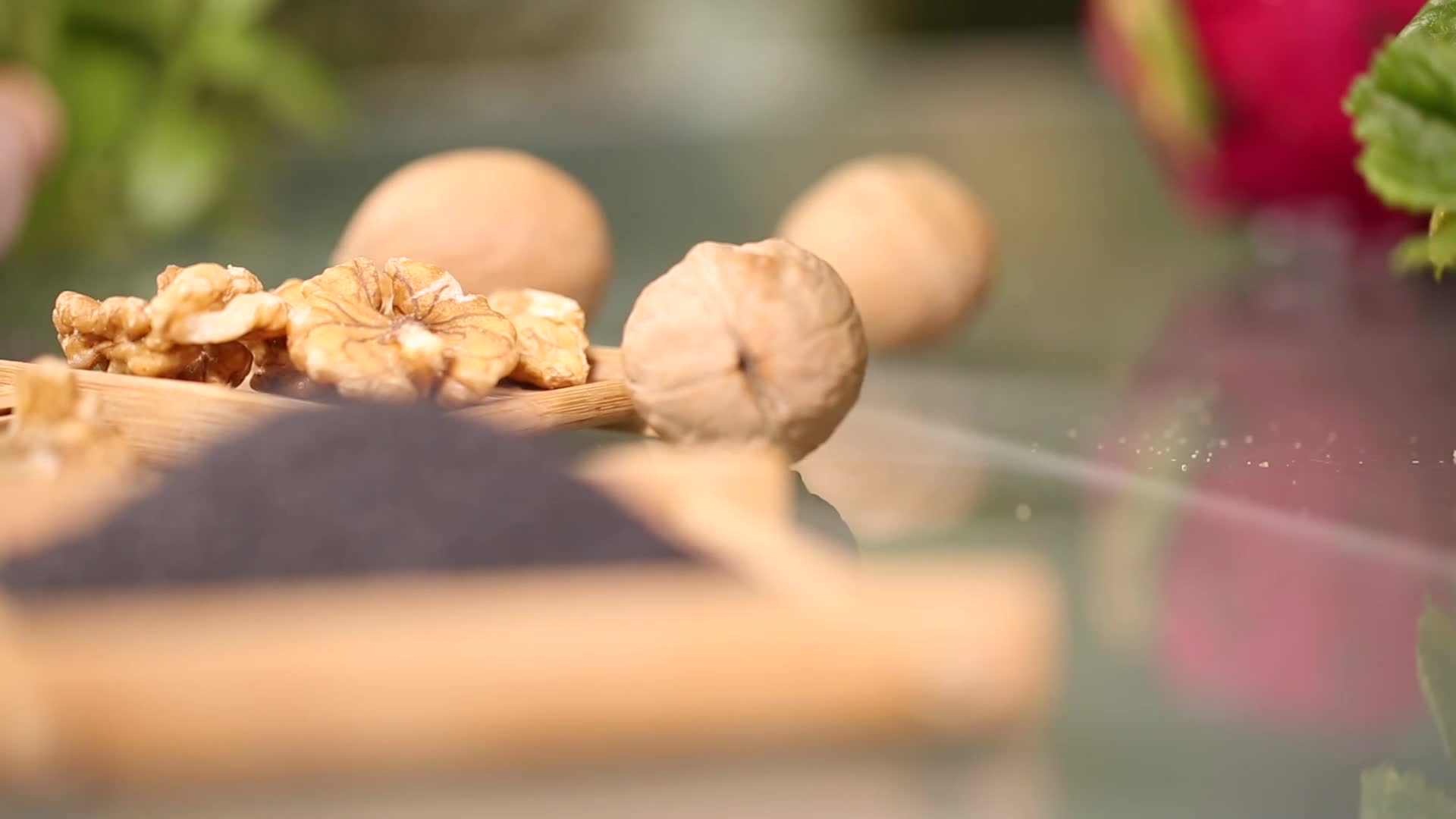 黑芝麻核桃枸杞干果特产养生食材健康视频视频的预览图