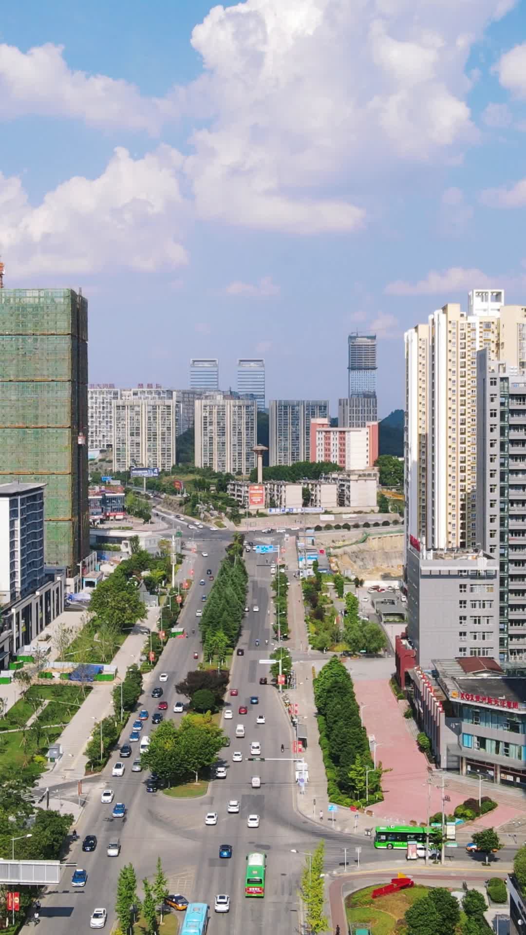 贵阳城市交通竖屏航拍视频的预览图