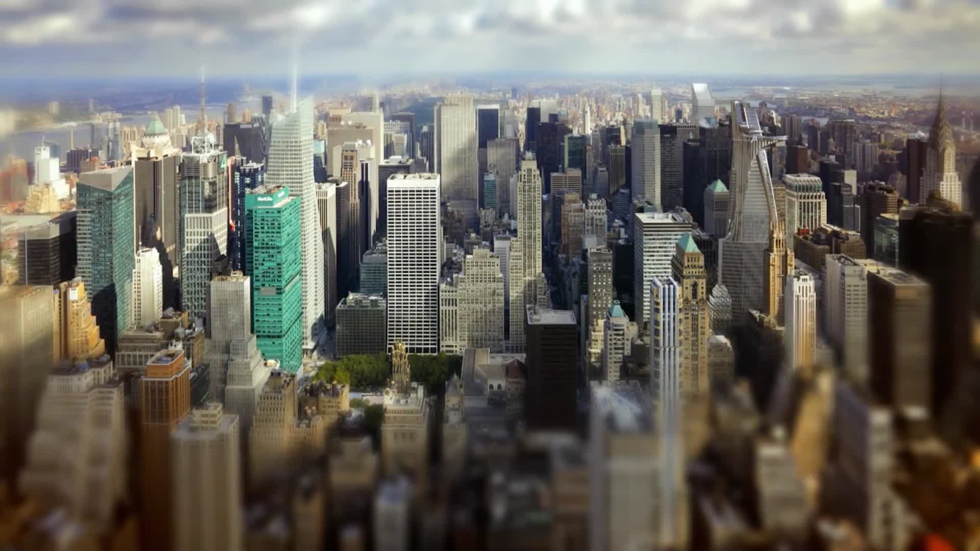 高清视频城市人流城市光影变幻人群视频的预览图