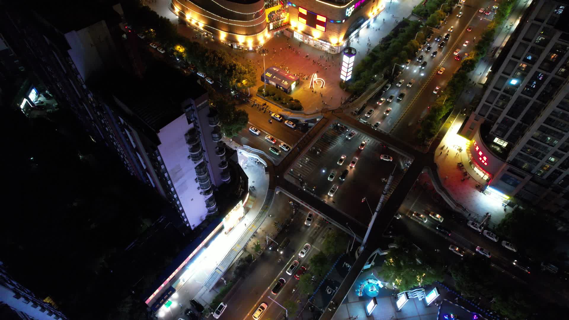 航拍4K武汉城市夜景视频的预览图