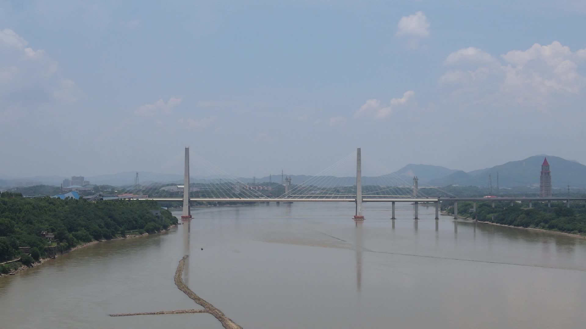 江西赣州赣江特大桥航拍视频的预览图