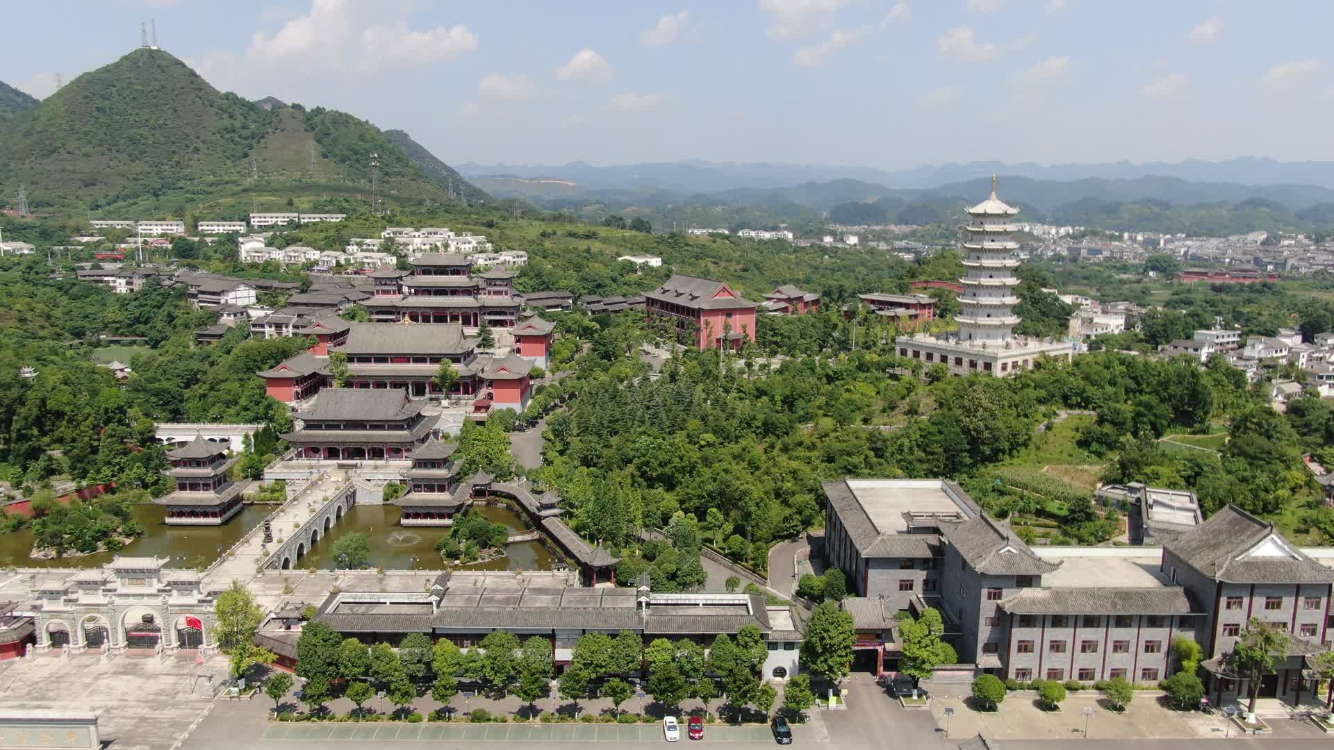 贵州贵阳大兴国寺古建筑航拍视频的预览图