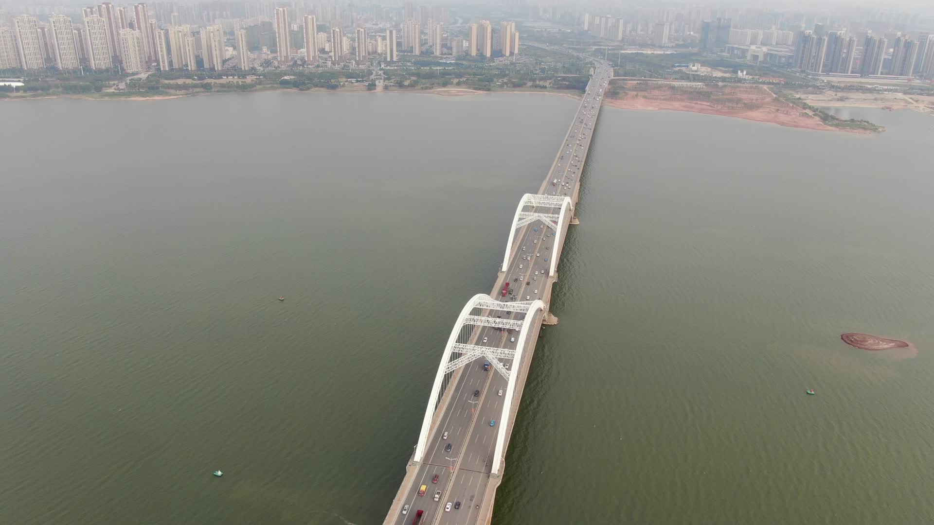 江西南昌赣江生米大桥航拍视频的预览图