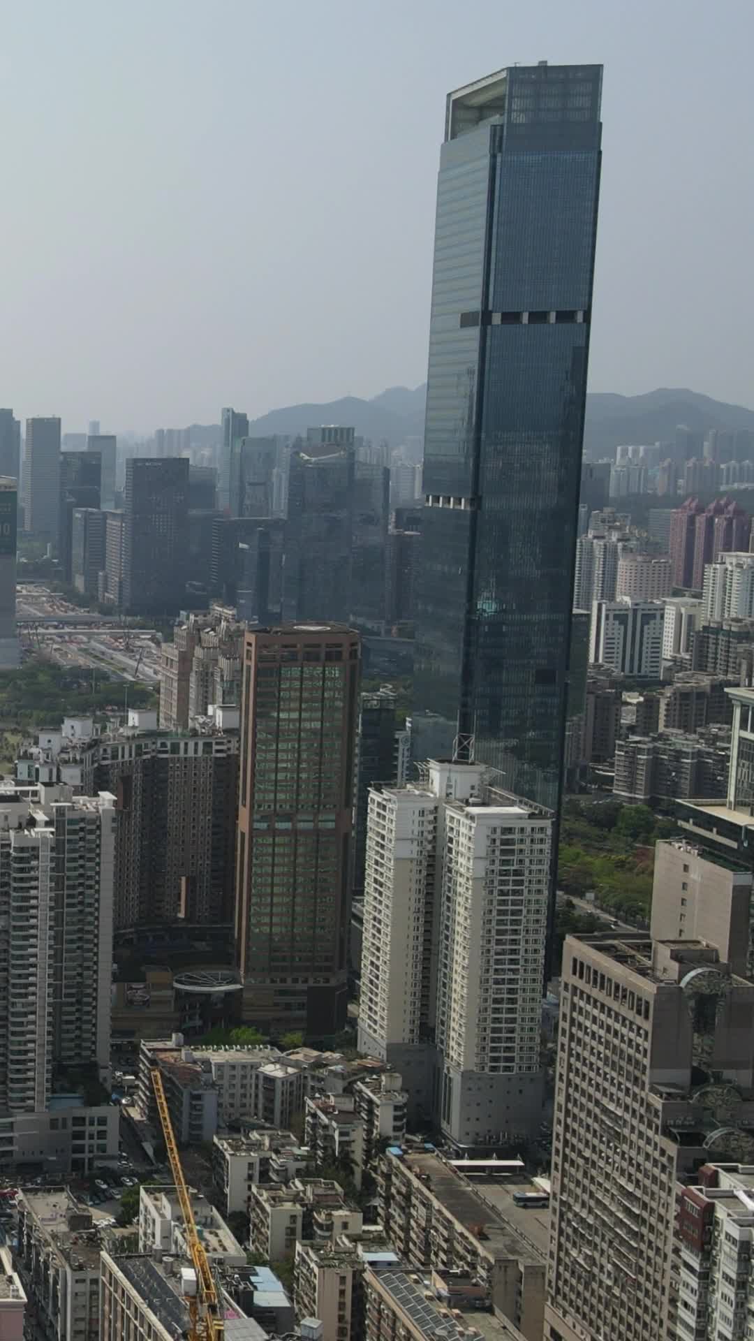 深圳城市高楼竖屏航拍视频的预览图