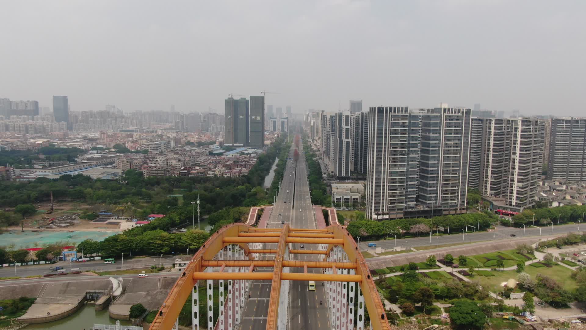 广东佛山东平大桥航拍视频的预览图