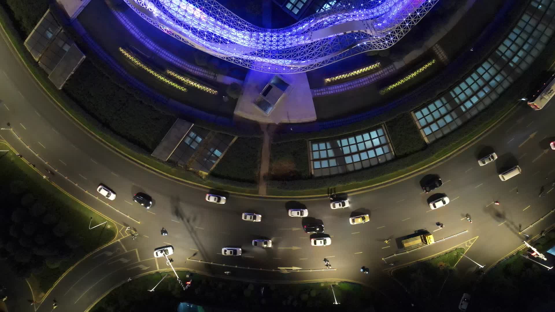 湖北武汉光谷广场夜景航拍视频的预览图