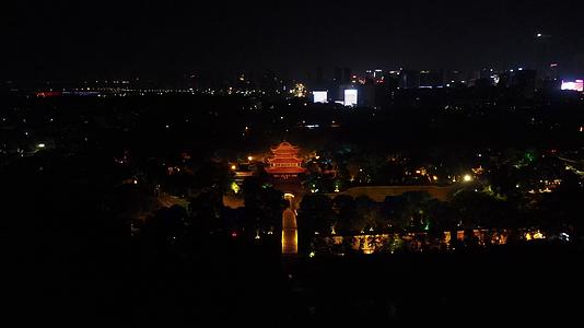 航拍湖南岳阳楼夜景灯光视频的预览图