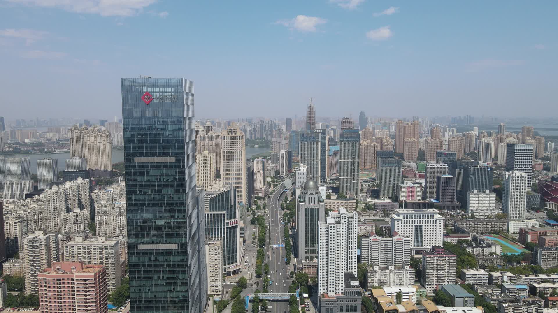 湖北武汉城市商业中心航拍视频的预览图