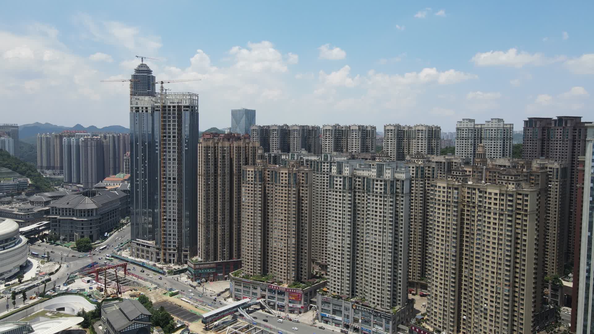 航拍贵州贵阳密集高楼建筑视频的预览图