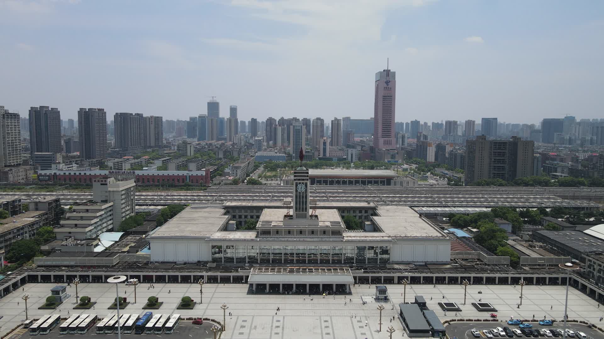 湖南长沙火车站交通航拍视频的预览图