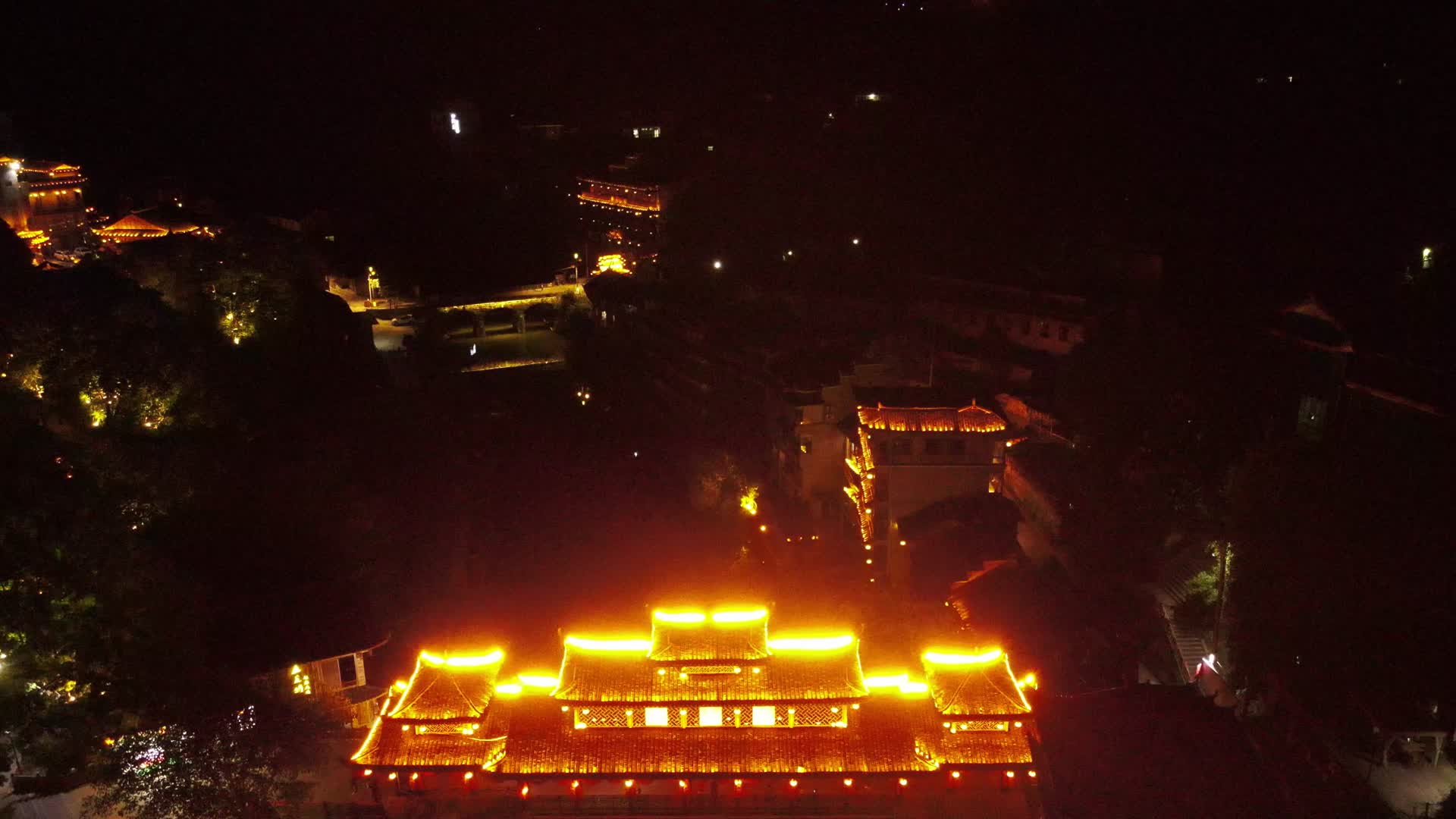 湖南湘西芙蓉镇土王桥夜景航拍视频的预览图