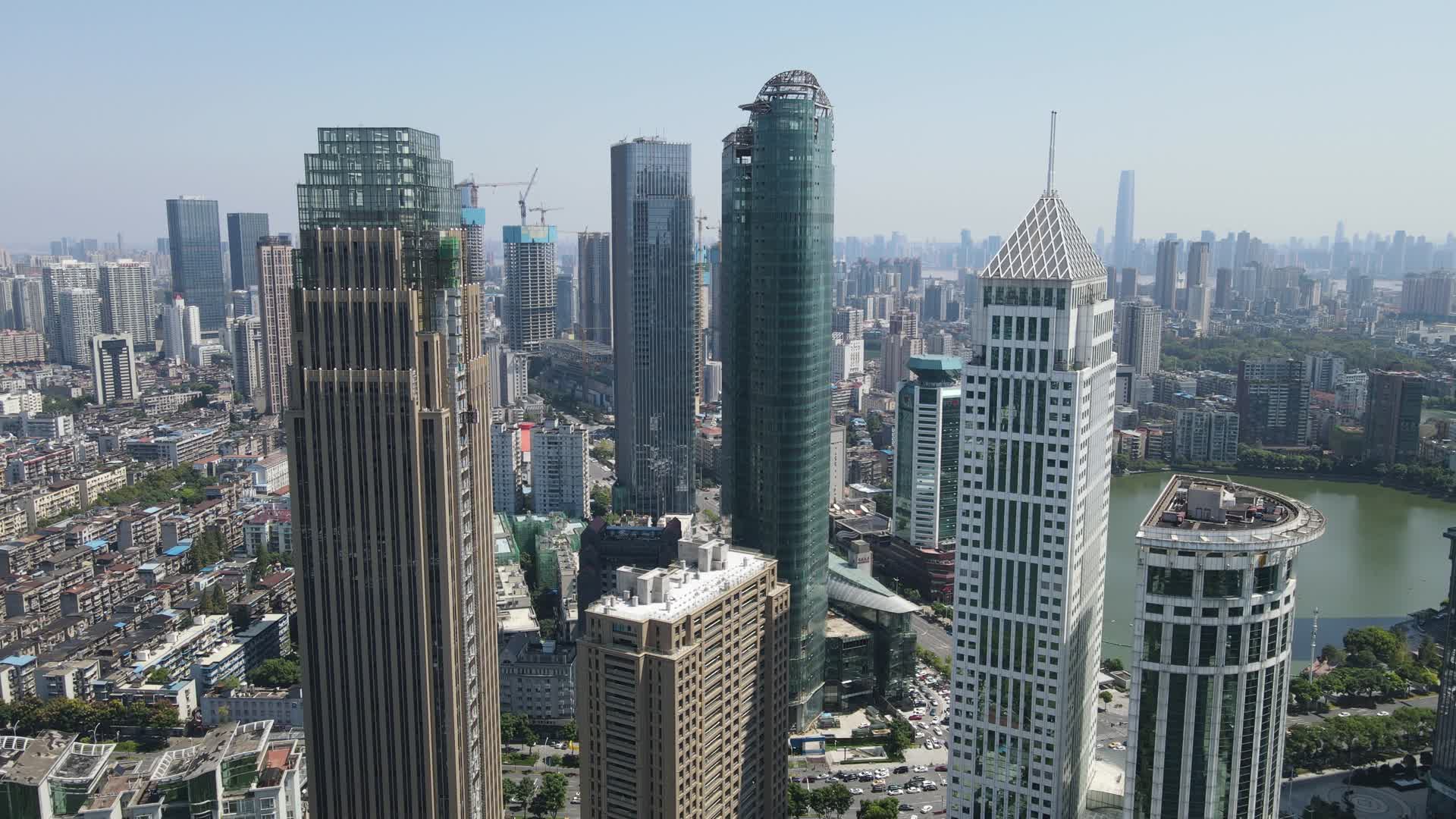 湖北武汉光金融中心航拍视频的预览图