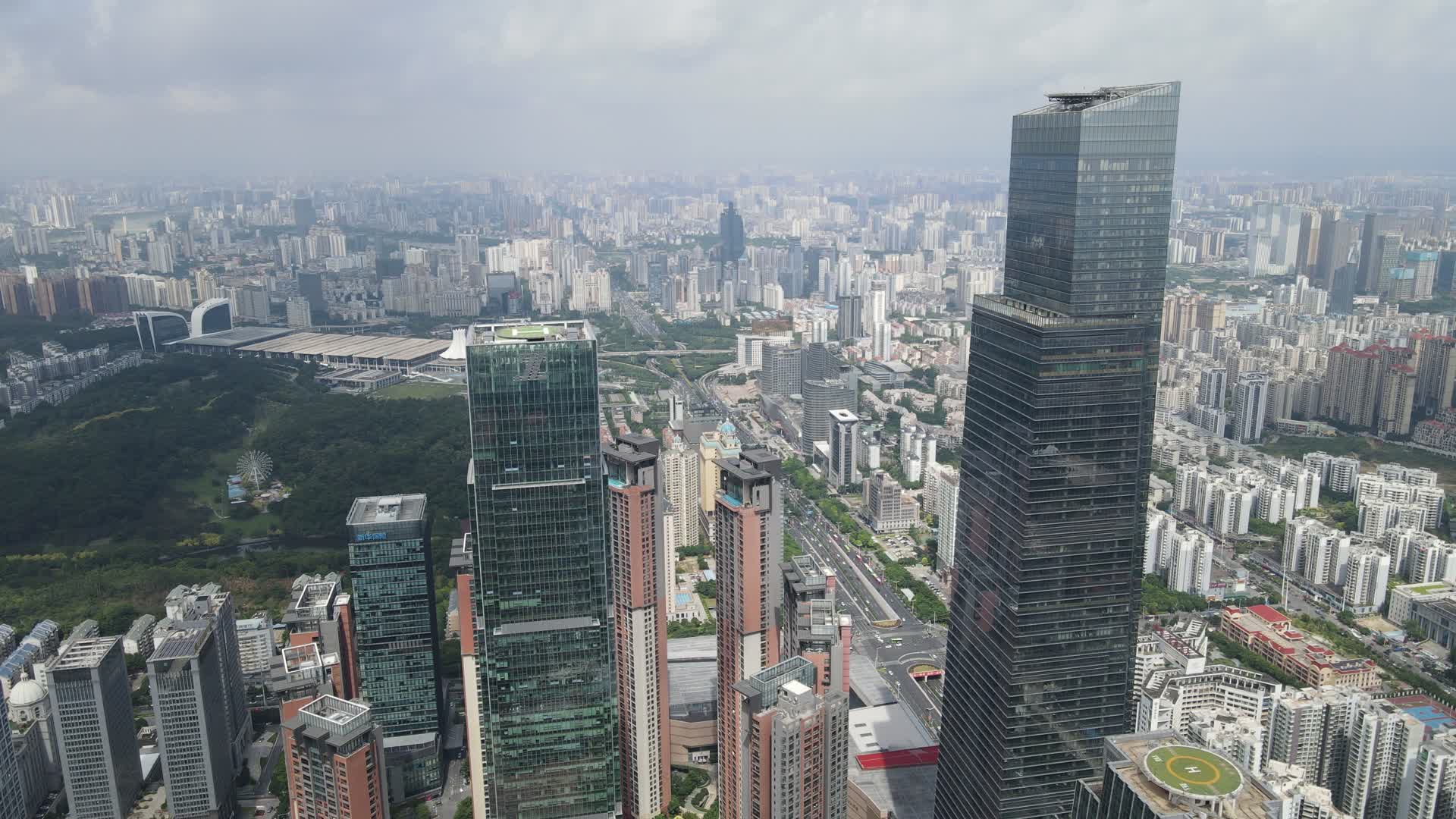 广西南宁东盟商务CBD建筑航拍视频的预览图