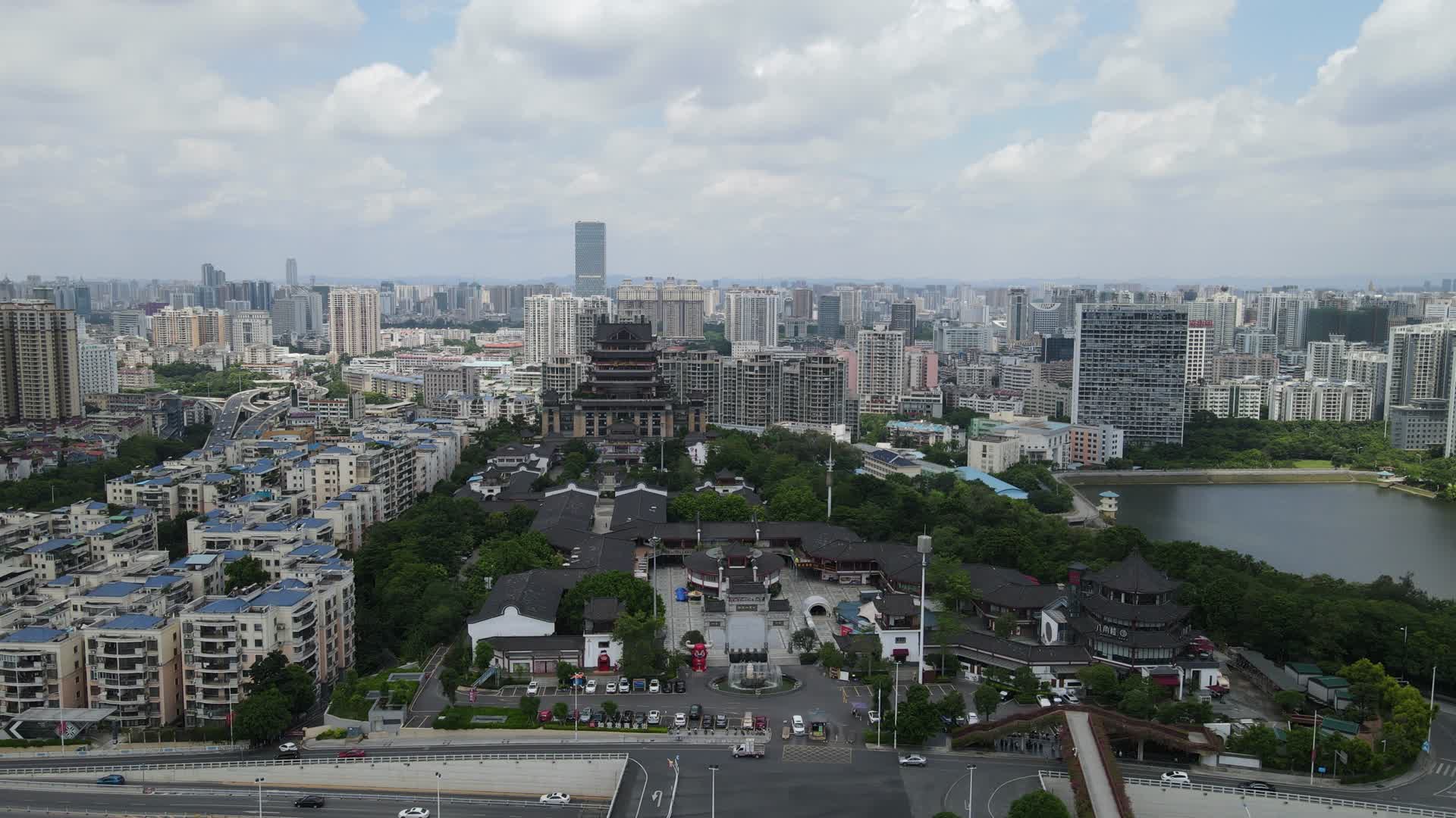 广西南宁邕州阁地标建筑航拍视频的预览图