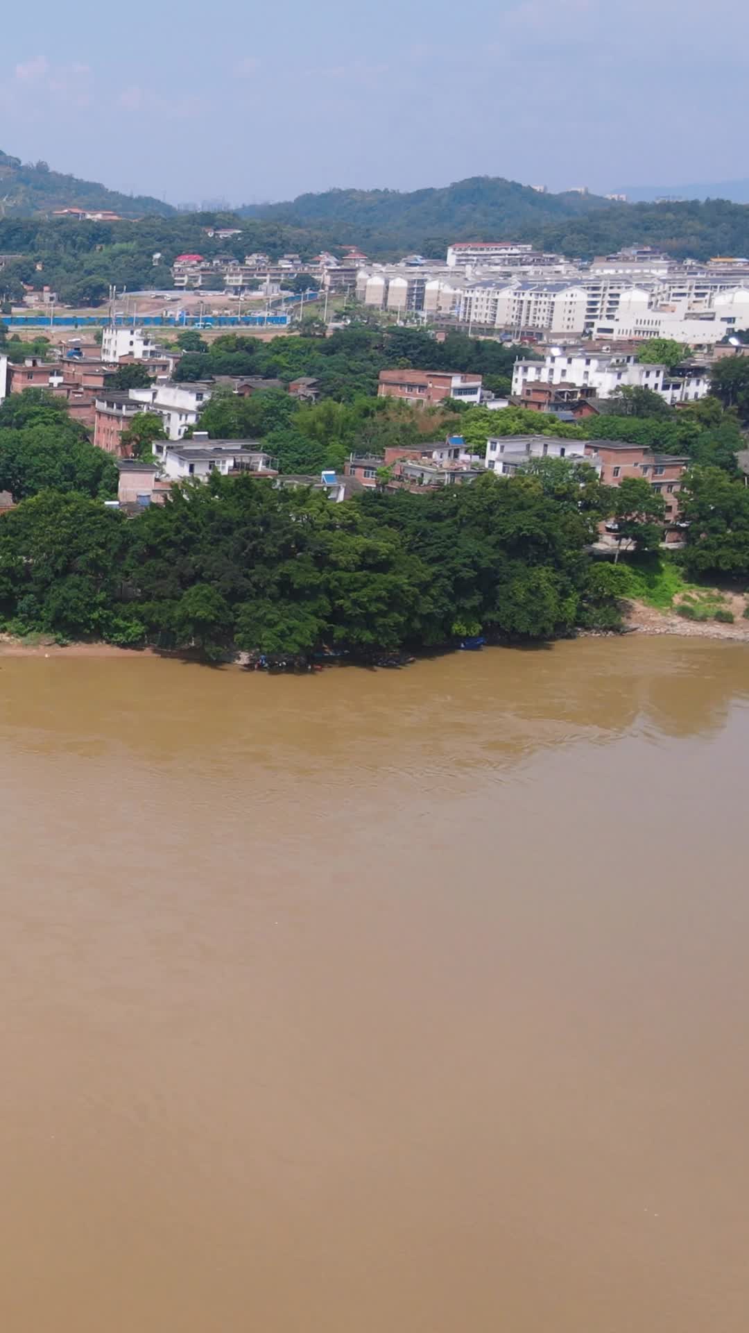 江西赣州赣江古浮桥竖屏航拍视频的预览图