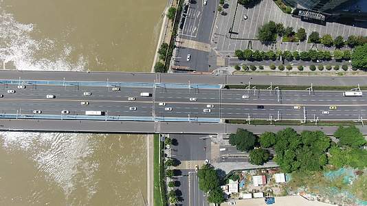 武汉汉江桥梁交通航拍视频的预览图