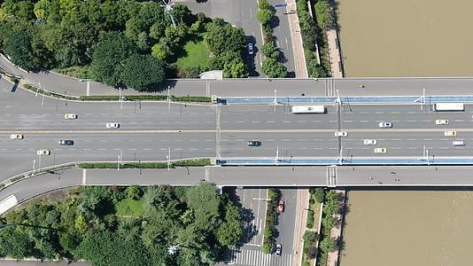 武汉汉江大桥交通航拍视频的预览图