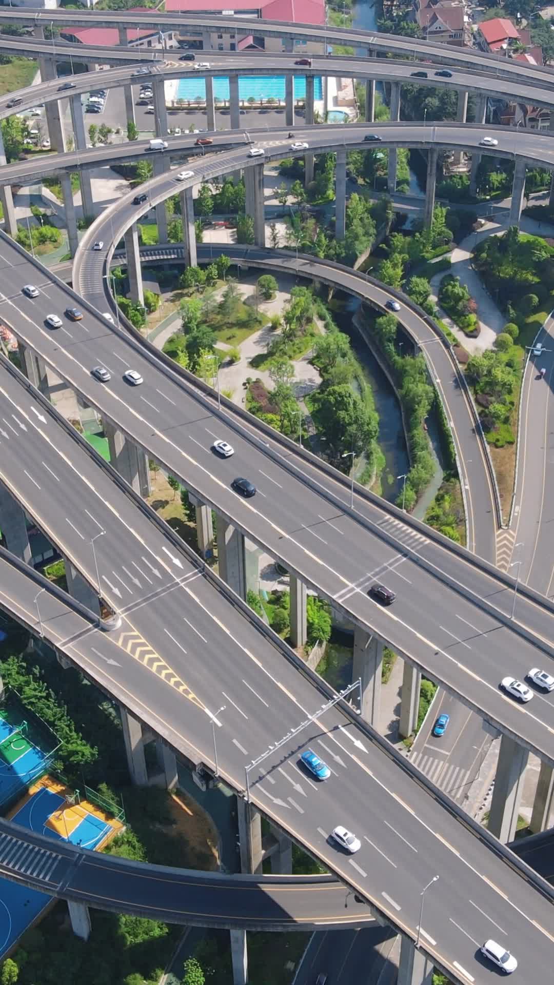 贵阳黔春立交桥竖屏航拍视频的预览图
