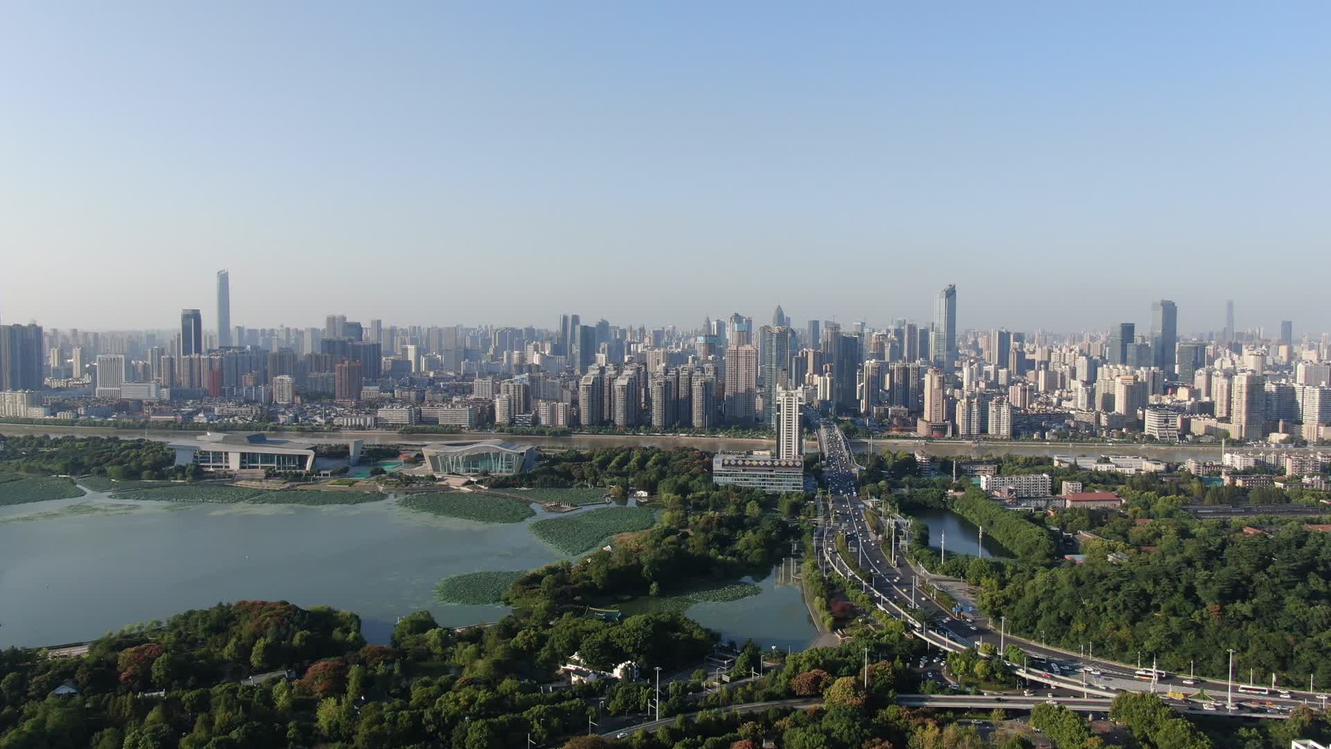4K航拍湖北武汉汉口城市风光视频的预览图