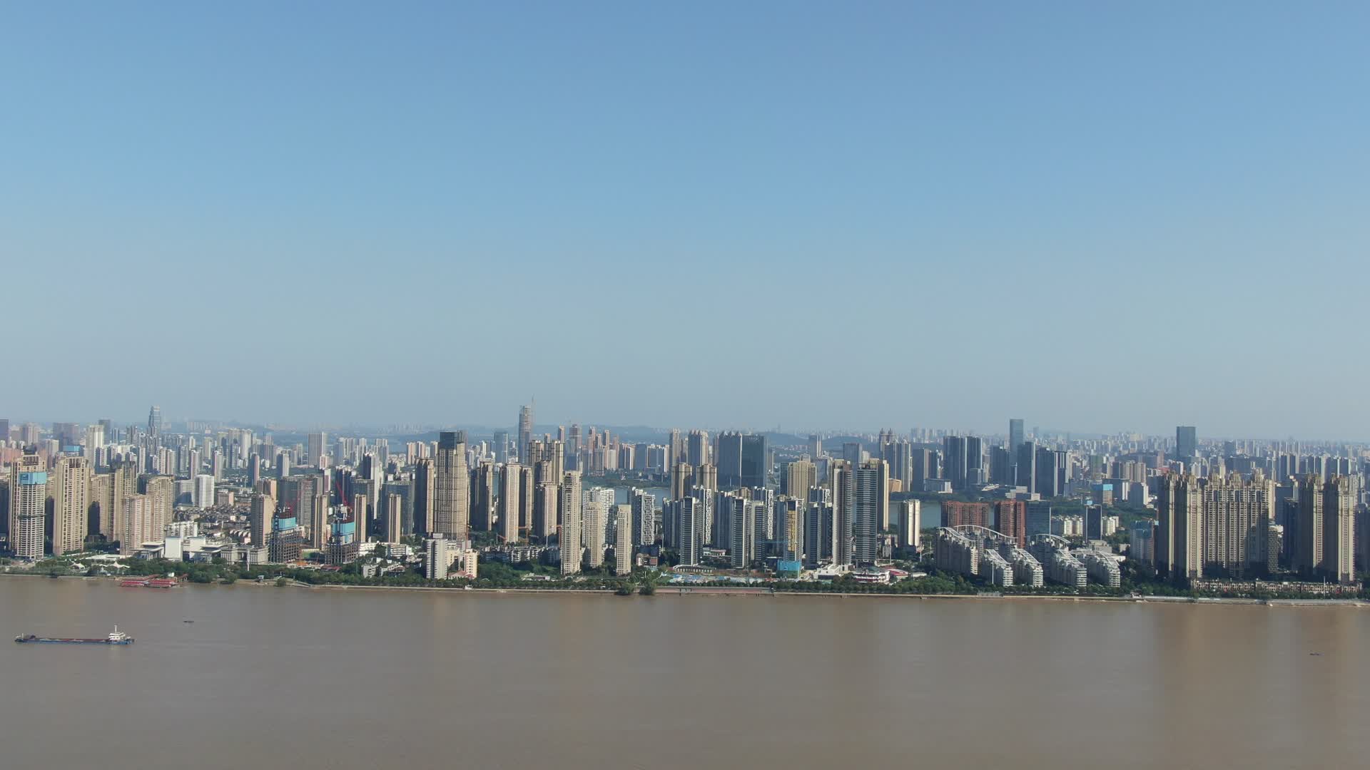 4K航拍湖北武汉武昌高楼视频的预览图