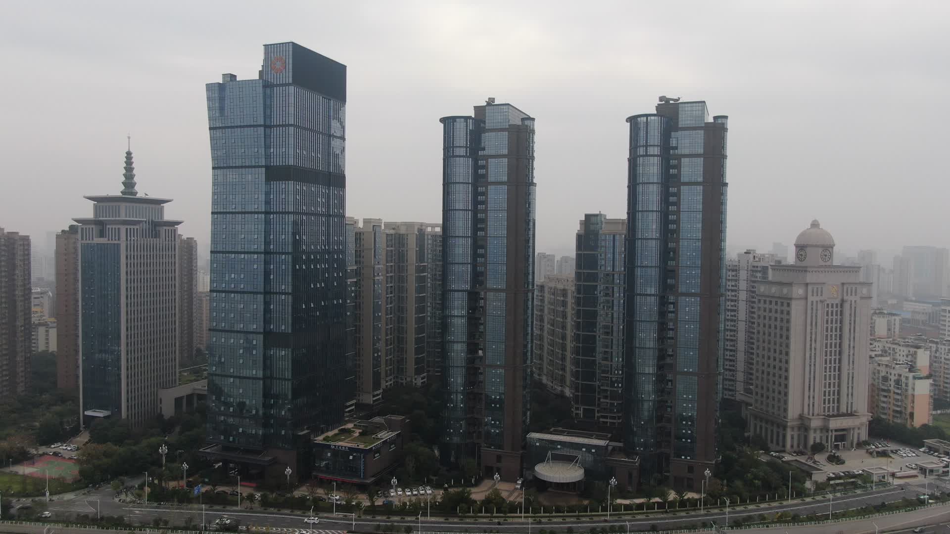江西南昌城市高楼建筑航拍视频的预览图
