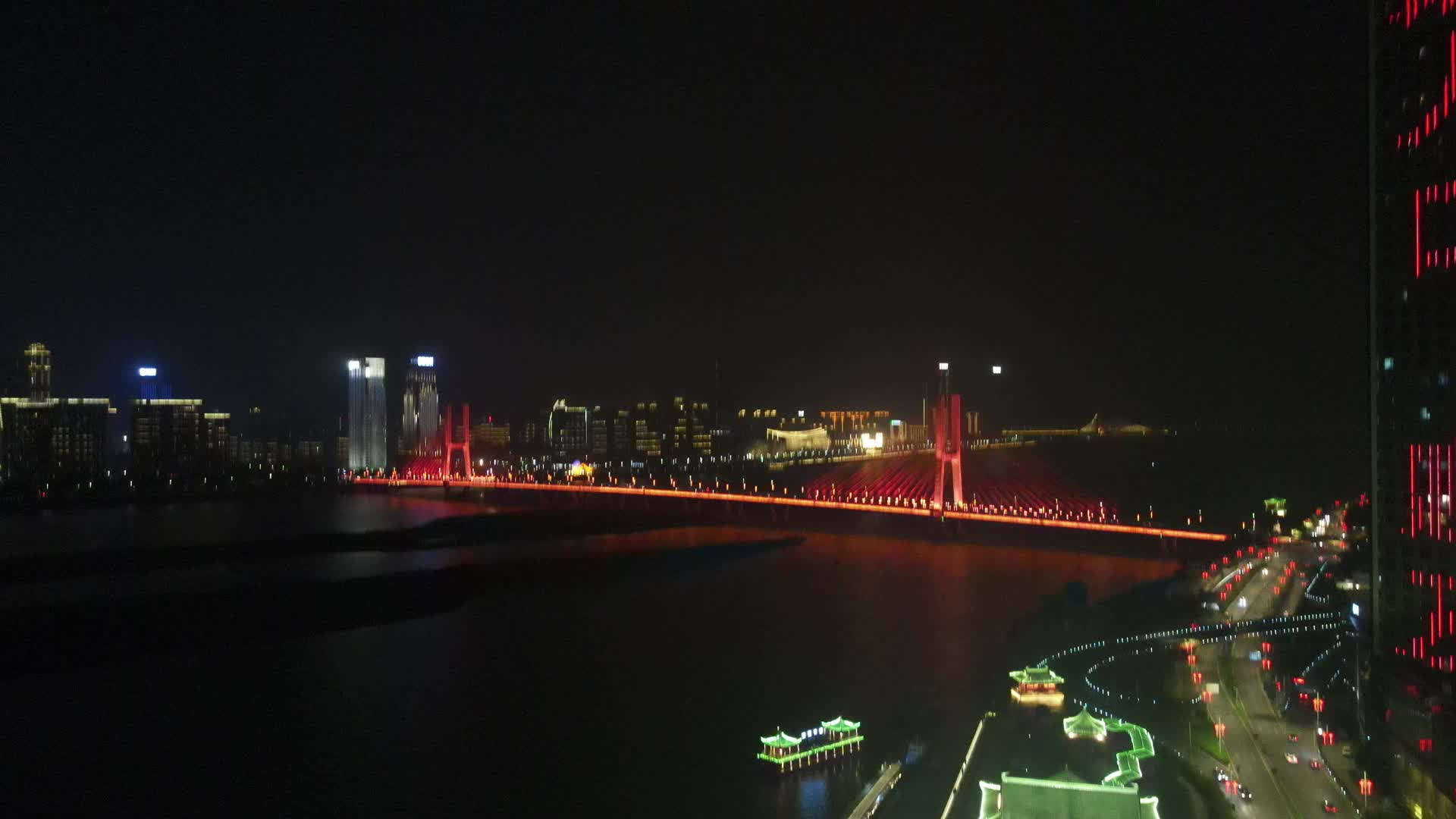 江西南昌八一大桥南昌大桥夜景航拍视频的预览图