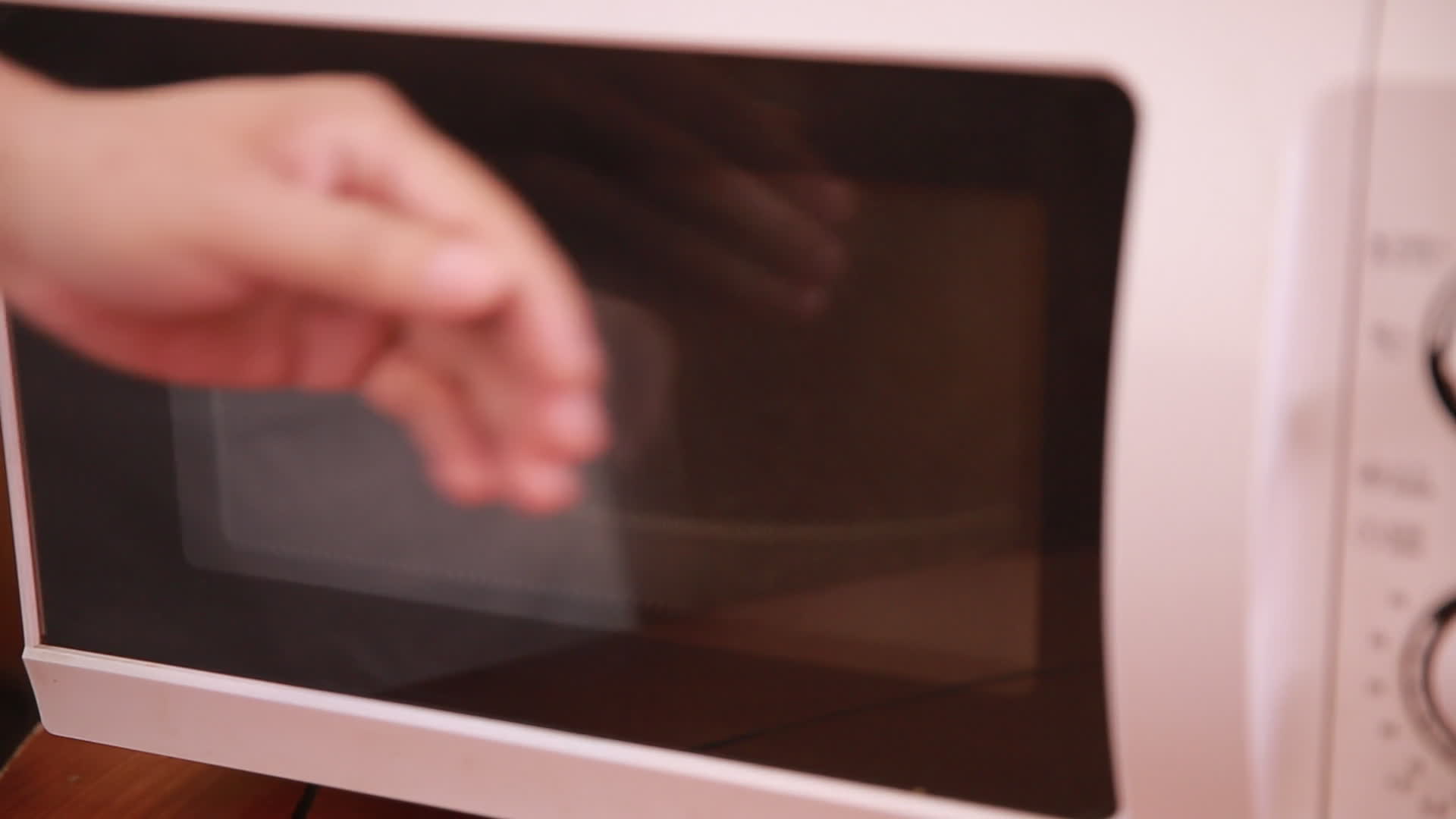 微波炉电烤箱厨房电器视频的预览图