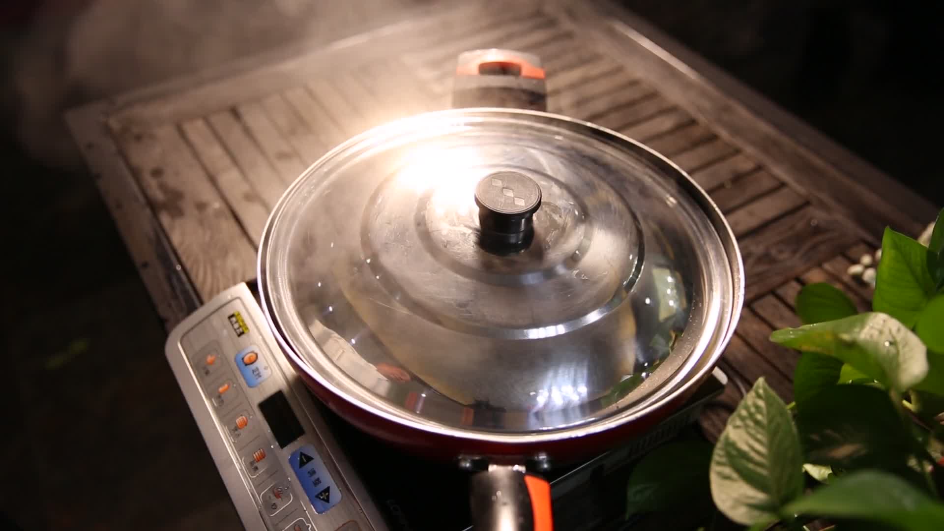 电磁炉平底锅锅盖厨具视频的预览图