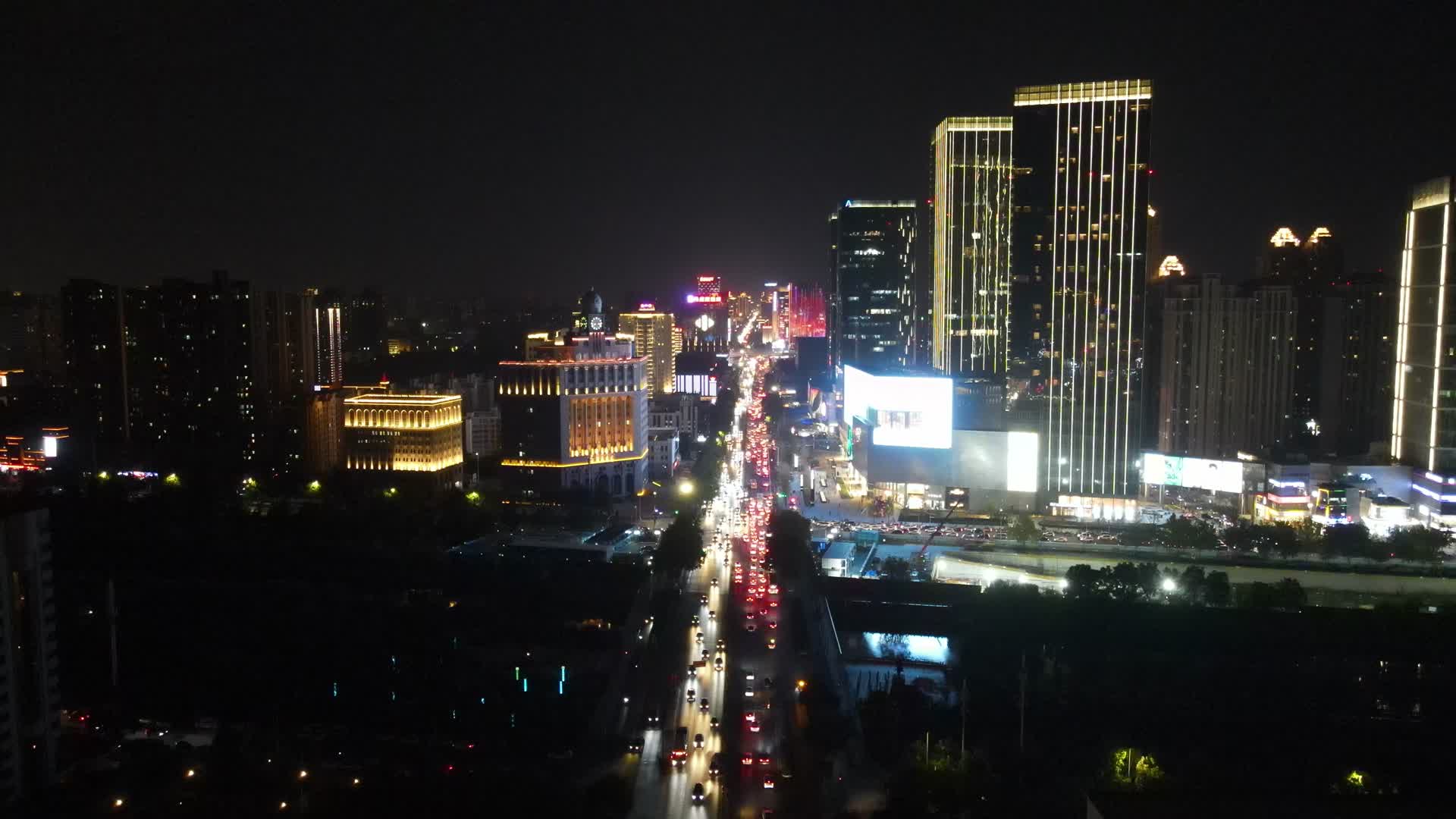 4K航拍河南郑州花园路城市建筑夜景视频的预览图