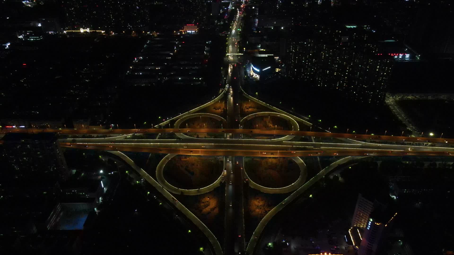 4K航拍河南郑州立交桥夜景视频的预览图