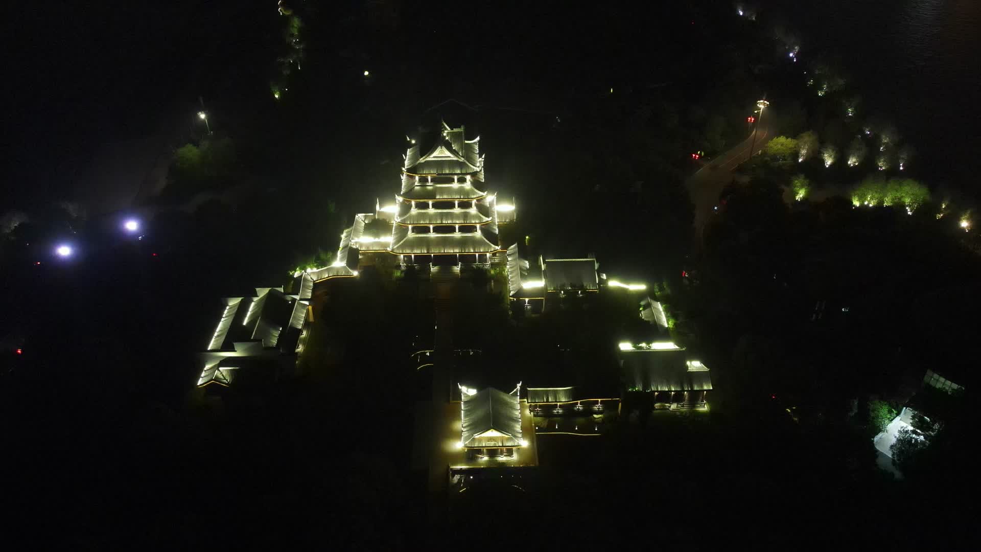 湖南长沙橘子洲江神庙夜景航拍视频的预览图