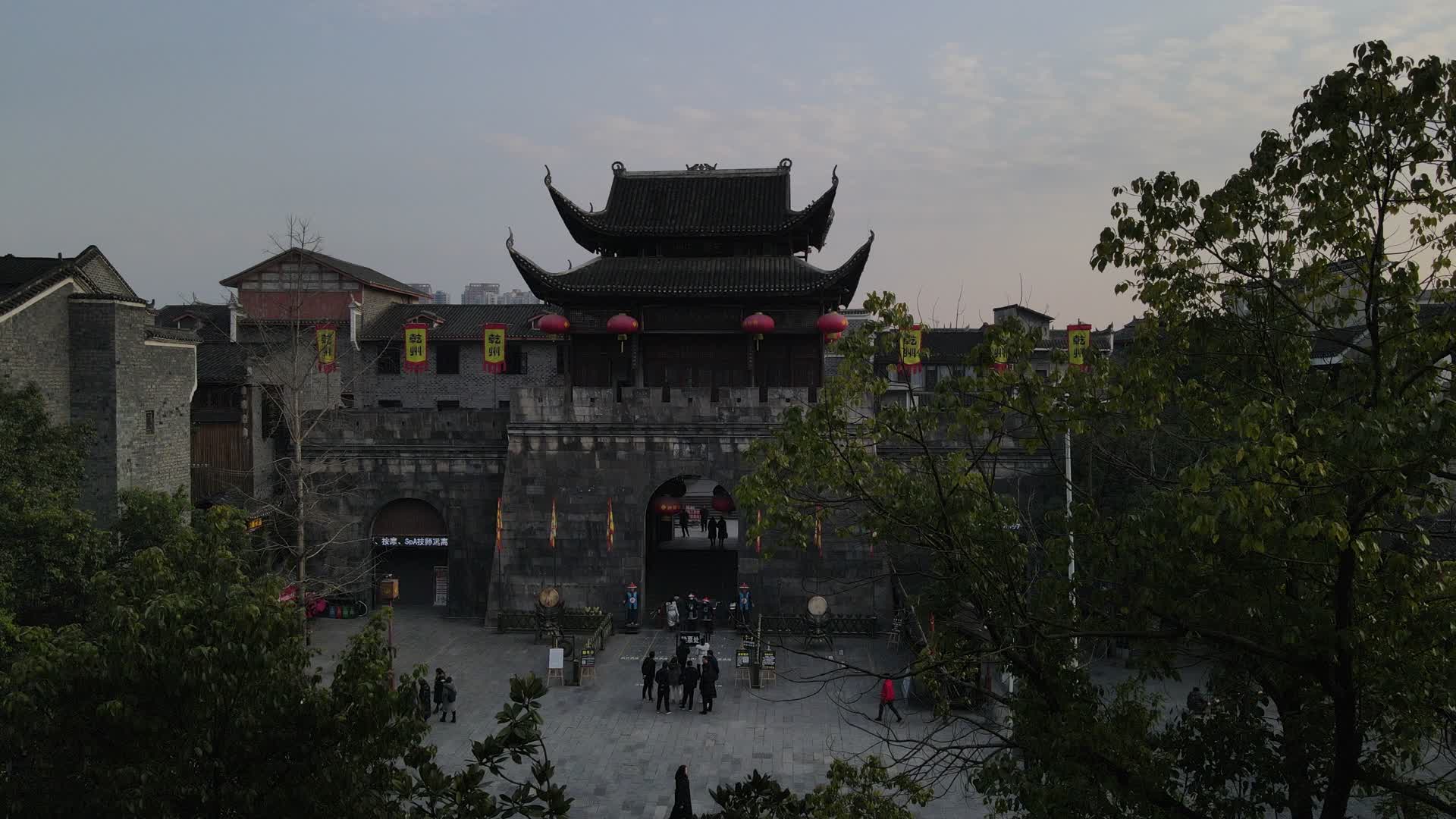 湖南湘西乾州古城4A景区航拍视频的预览图