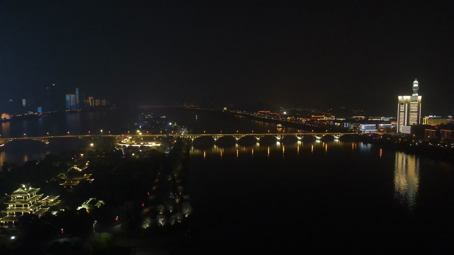 湖南长沙橘子洲大桥夜景航拍视频的预览图