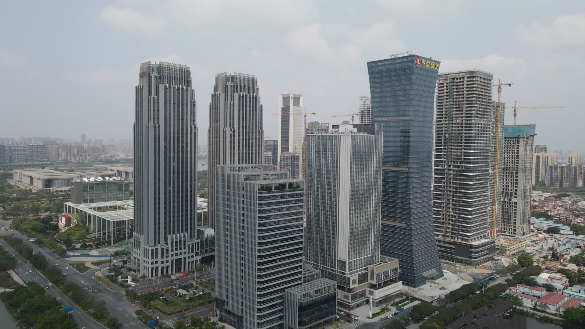 广东佛山新城CBD航拍视频的预览图