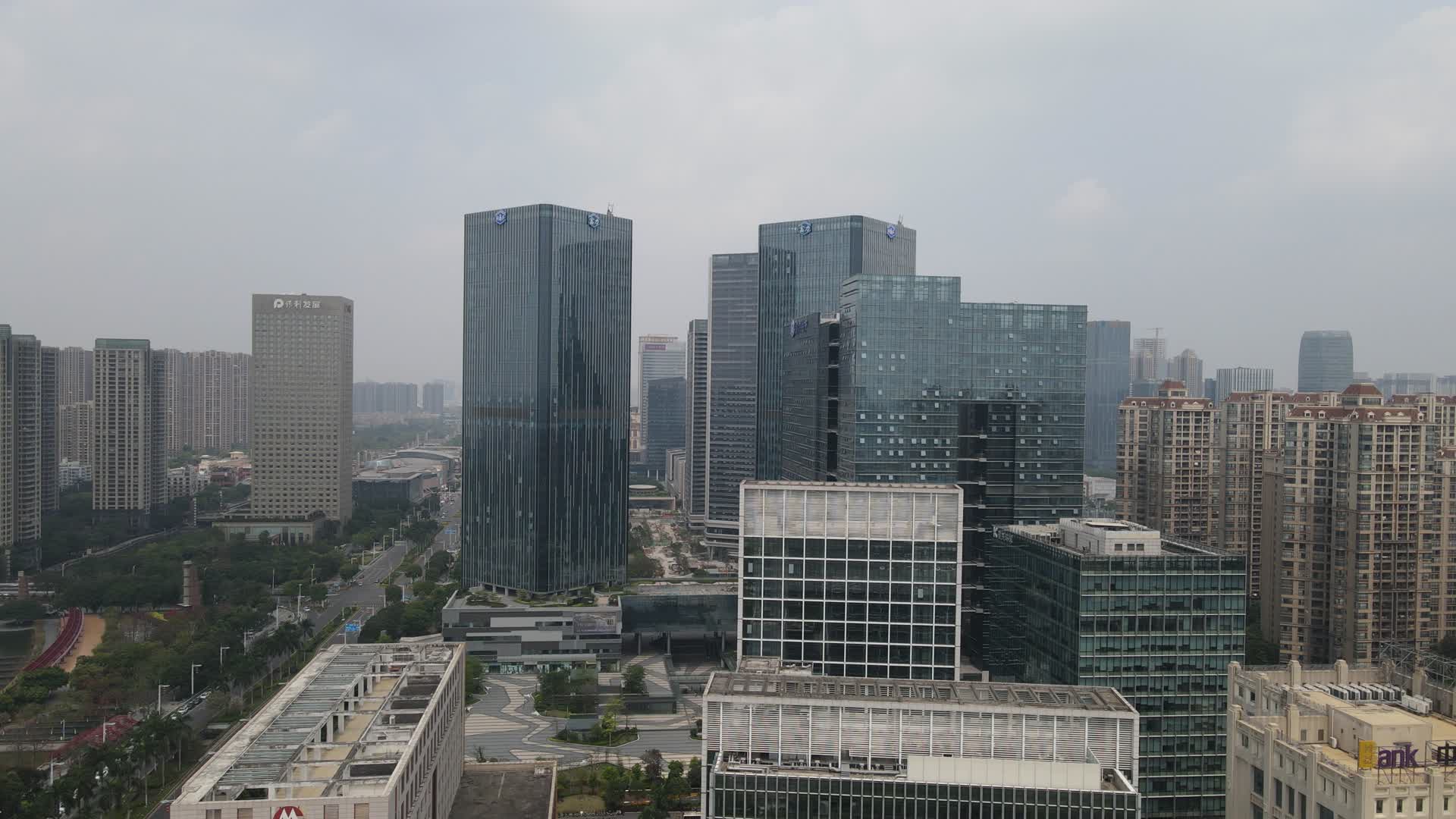 广东佛山金融中心CBD航拍视频的预览图