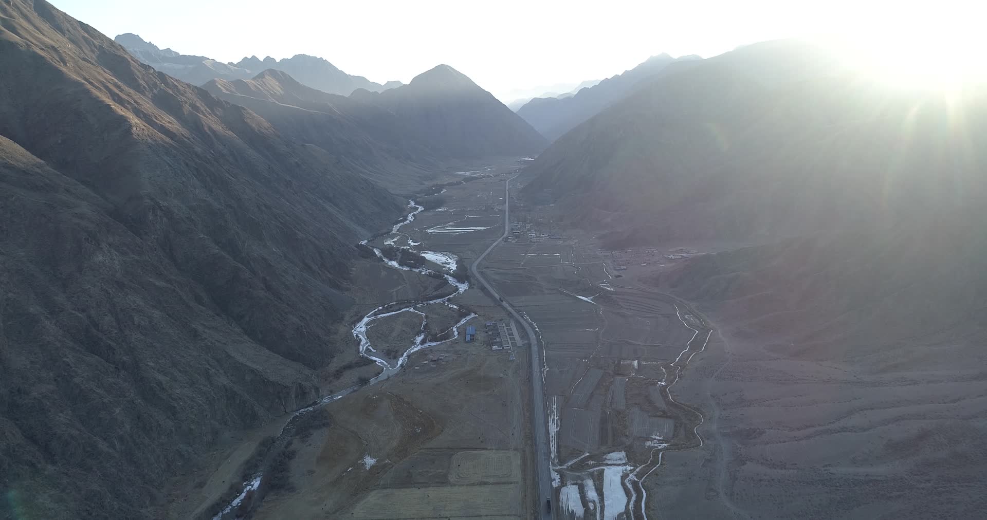 新疆山景视频的预览图