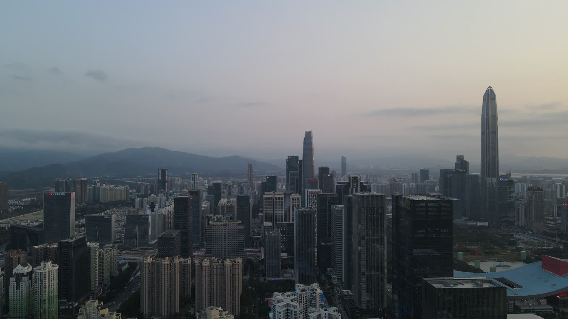 4K航拍广东深圳会展中心市民中心深圳CBD视频的预览图
