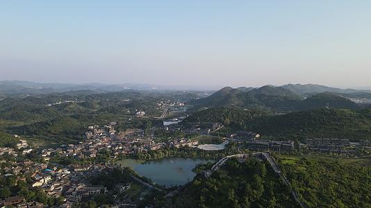4K航拍贵州贵阳青岩古镇全景视频的预览图