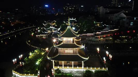 4K航拍贵州贵阳南明区甲秀楼夜景视频的预览图
