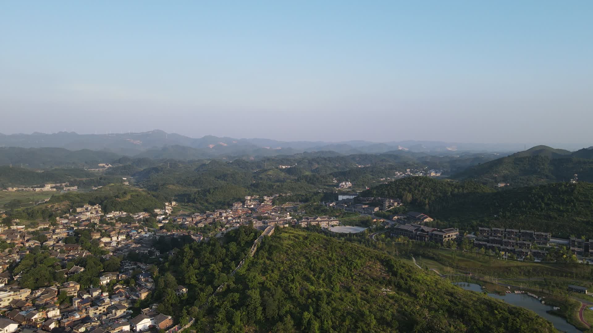 4K航拍贵州贵阳青岩古镇5A景区视频的预览图