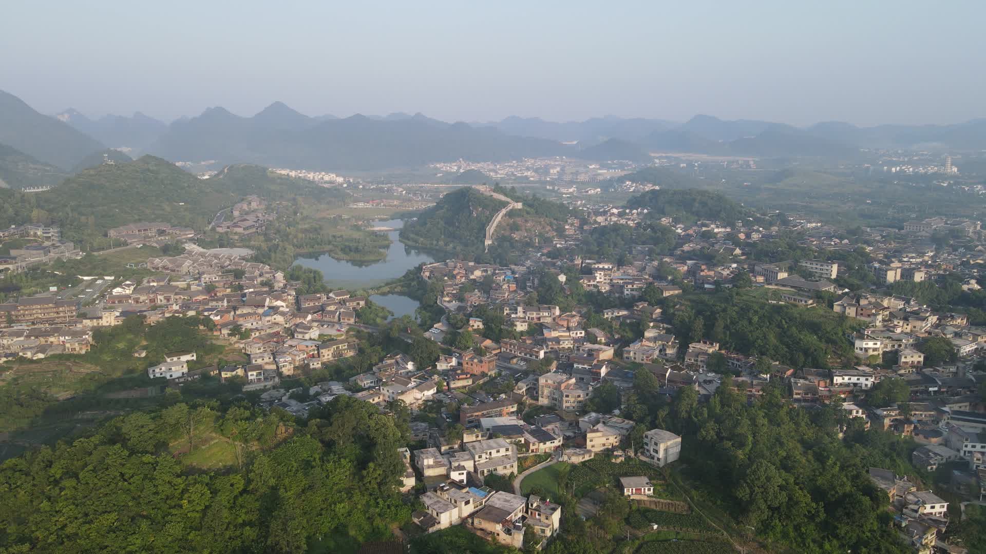 贵州青岩古镇4K航拍视频的预览图