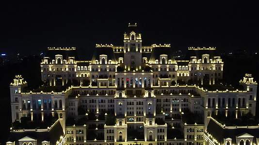 4K航拍贵州贵阳白宫夜景视频的预览图