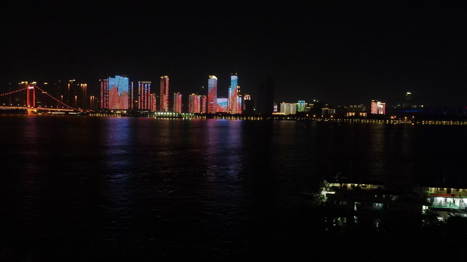 4K航拍湖北武汉城市灯光秀视频的预览图