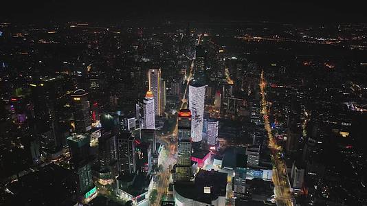 航拍南京城市夜景空境视频的预览图