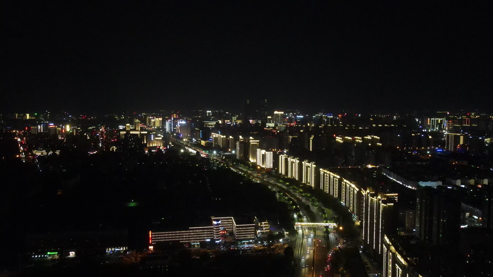 4K航拍河南郑州会展中心如意湖夜景视频的预览图