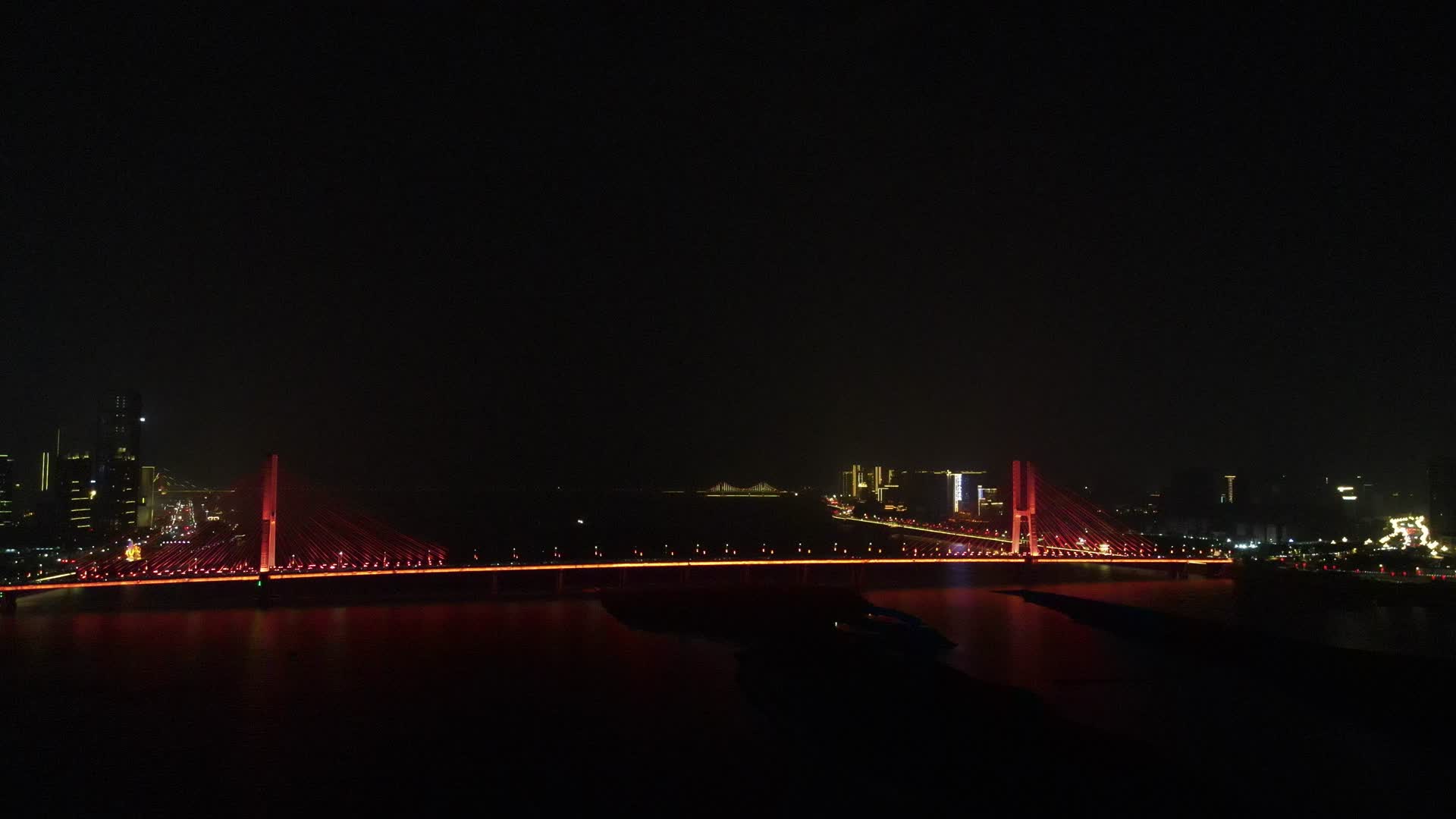 江西南昌八一大桥夜景航拍视频的预览图