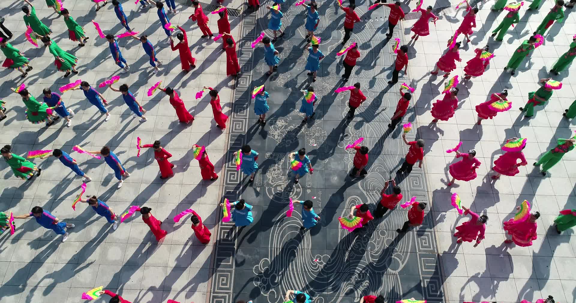 千人广场舞航拍视频的预览图